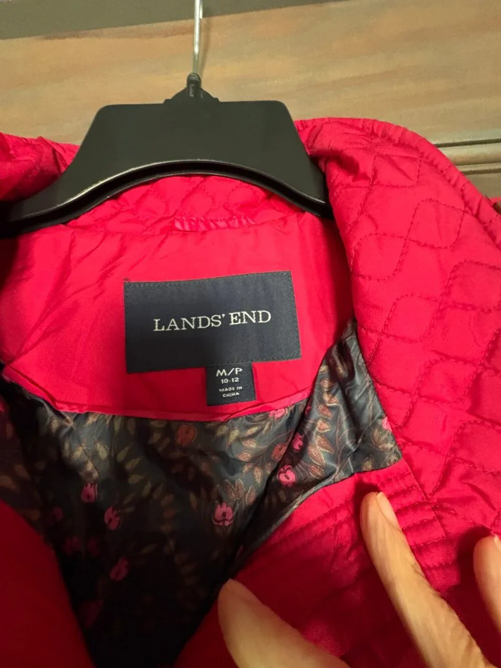 Lands End Quilted Barn jacket, Size Medium, Bright pink - Picture 2 of 6